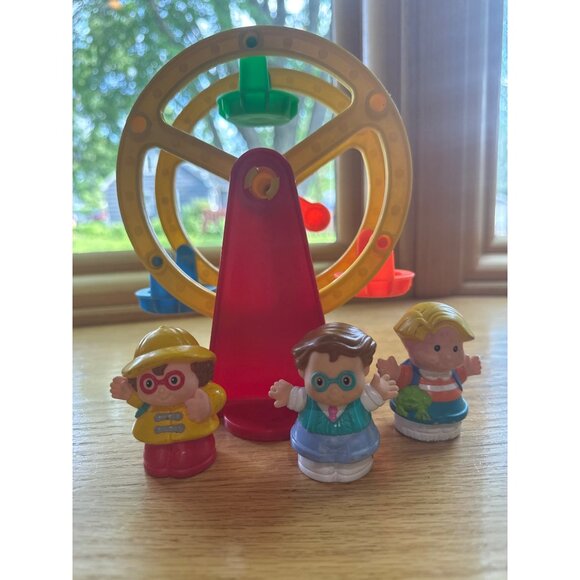 Fisher Price Little People Ferris Wheel Toy Set With 3 Figures - Picture 1 of 6